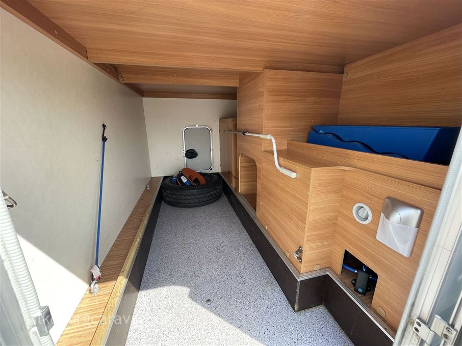 Knaus Sport 700 TI